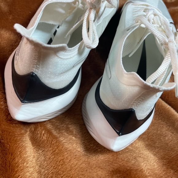 Nike Zoom Gravity - Picture 3 of 7